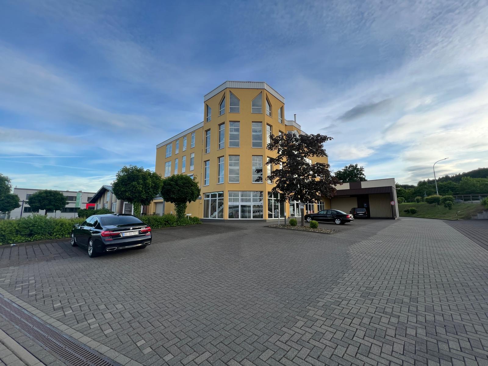 La Casa Geschäftshaus – Ansicht Gewerbegebiet Großen Buseck